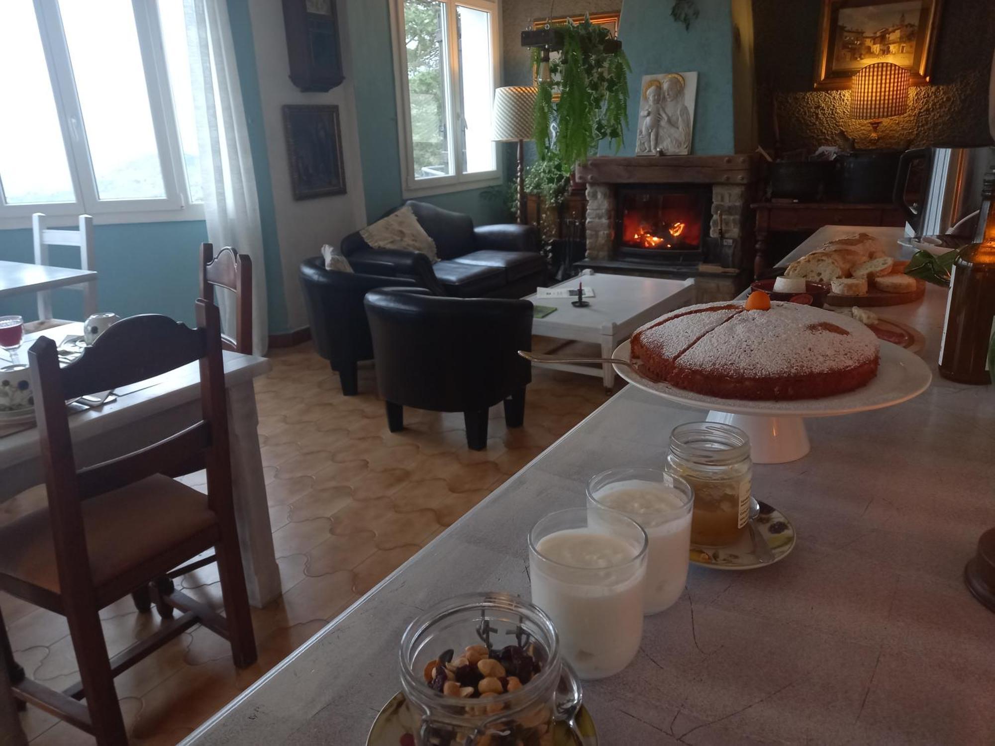 B&B Le Camelie Del Bosco Baiardo Dış mekan fotoğraf