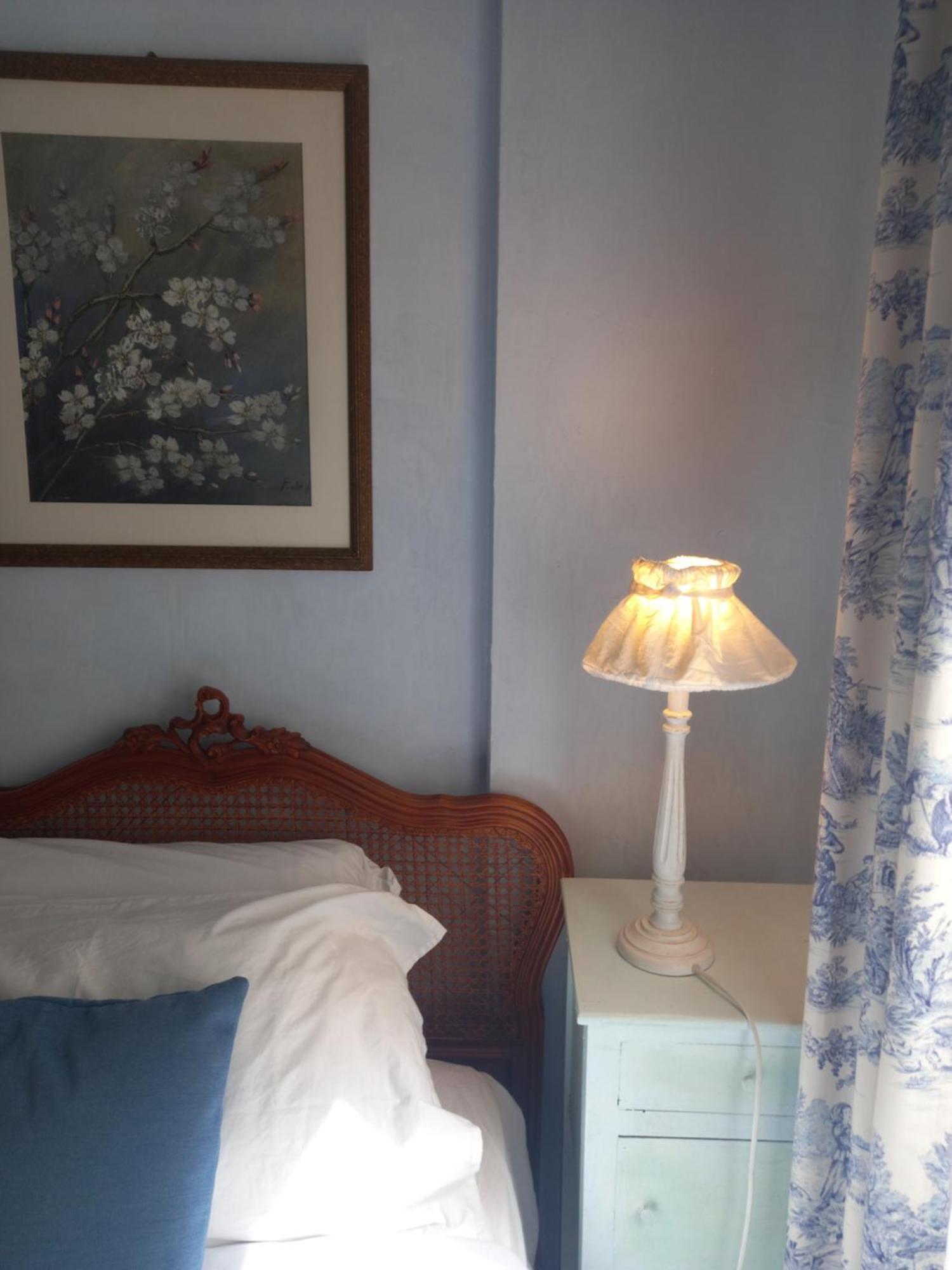 B&B Le Camelie Del Bosco Baiardo Oda fotoğraf