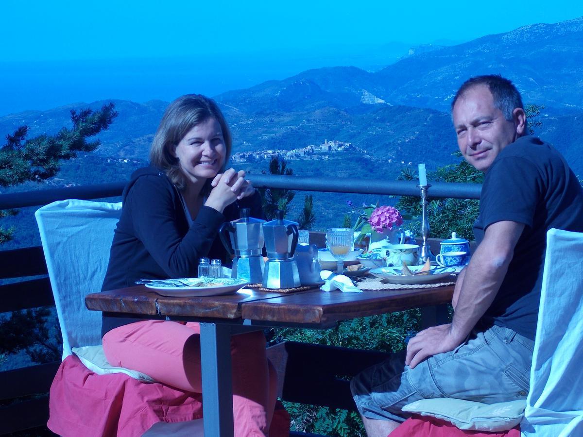 B&B Le Camelie Del Bosco Baiardo Dış mekan fotoğraf