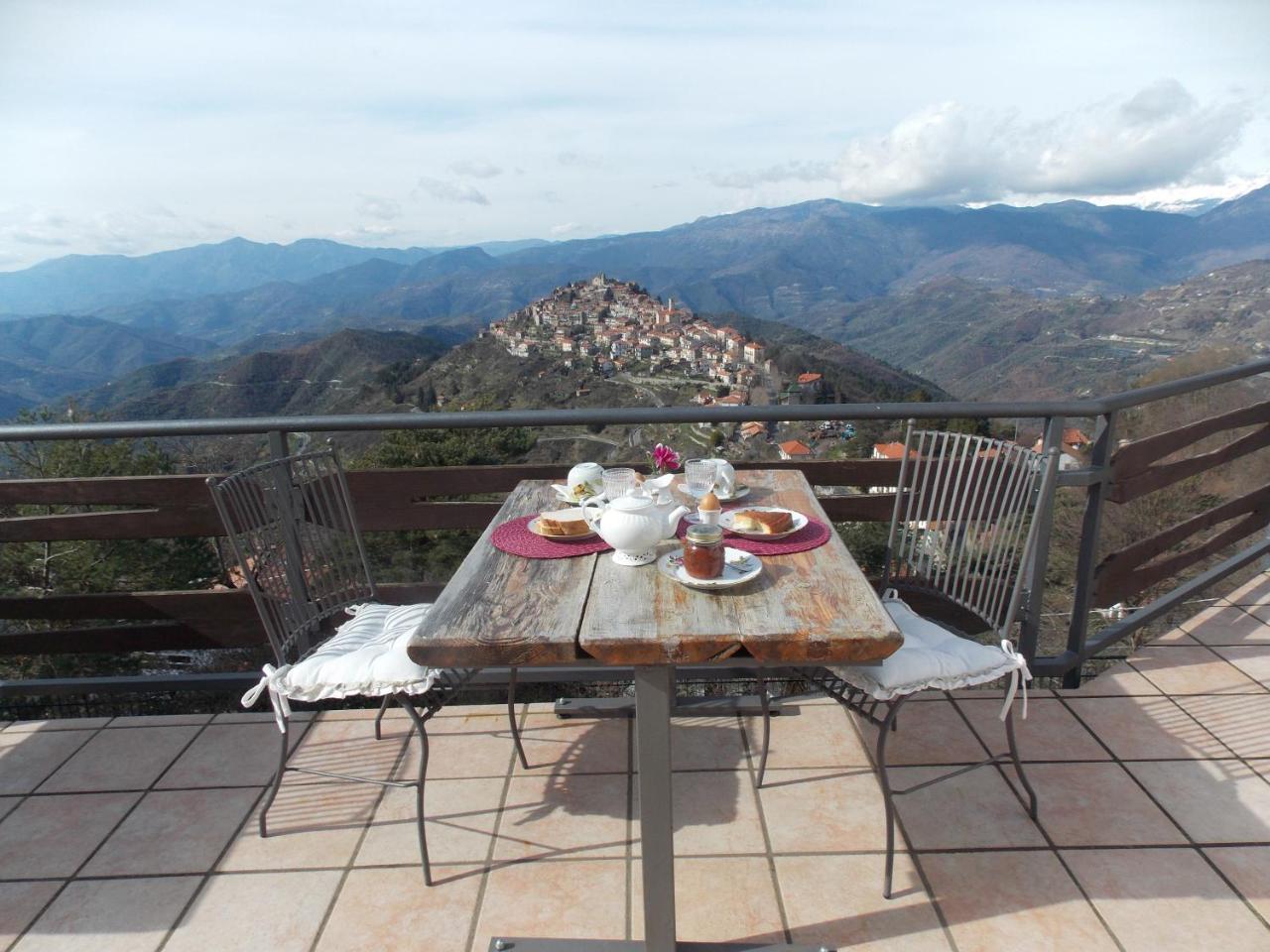 B&B Le Camelie Del Bosco Baiardo Dış mekan fotoğraf