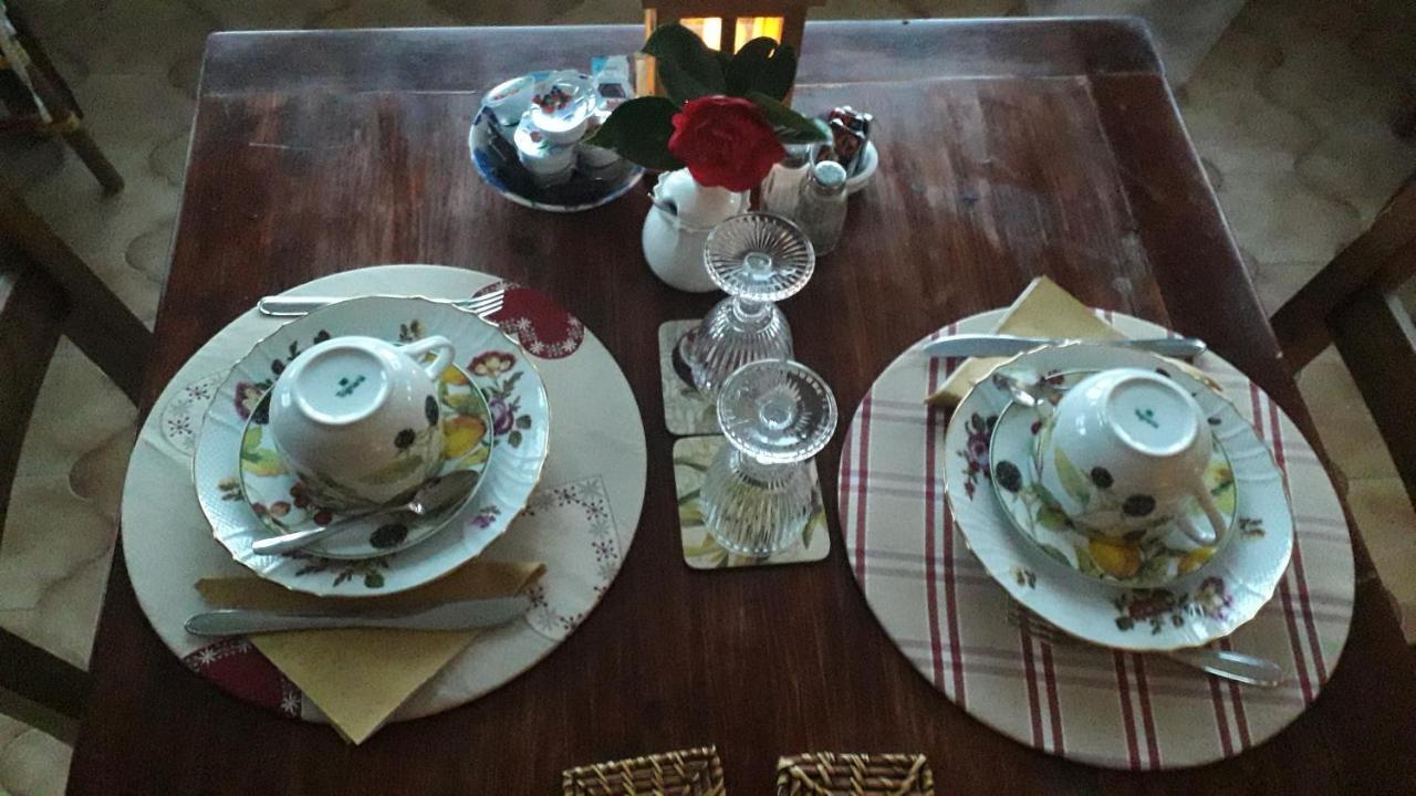 B&B Le Camelie Del Bosco Baiardo Dış mekan fotoğraf