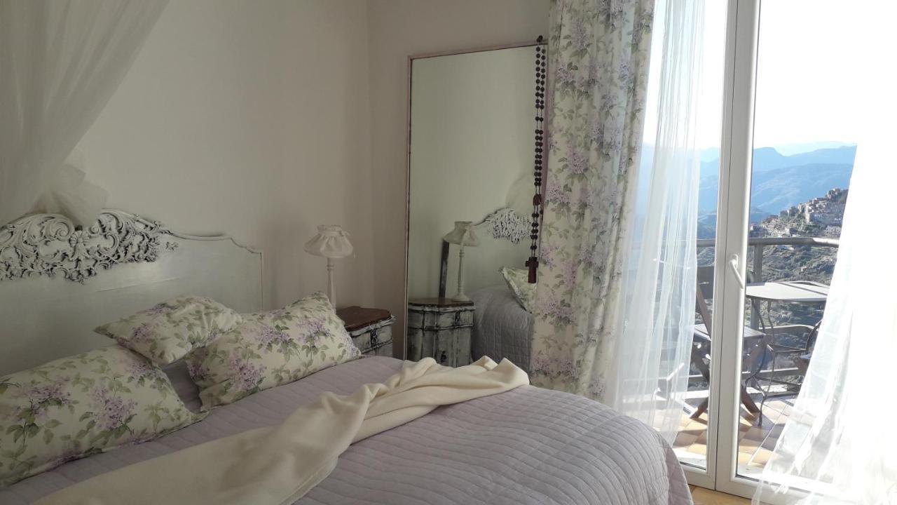B&B Le Camelie Del Bosco Baiardo Dış mekan fotoğraf